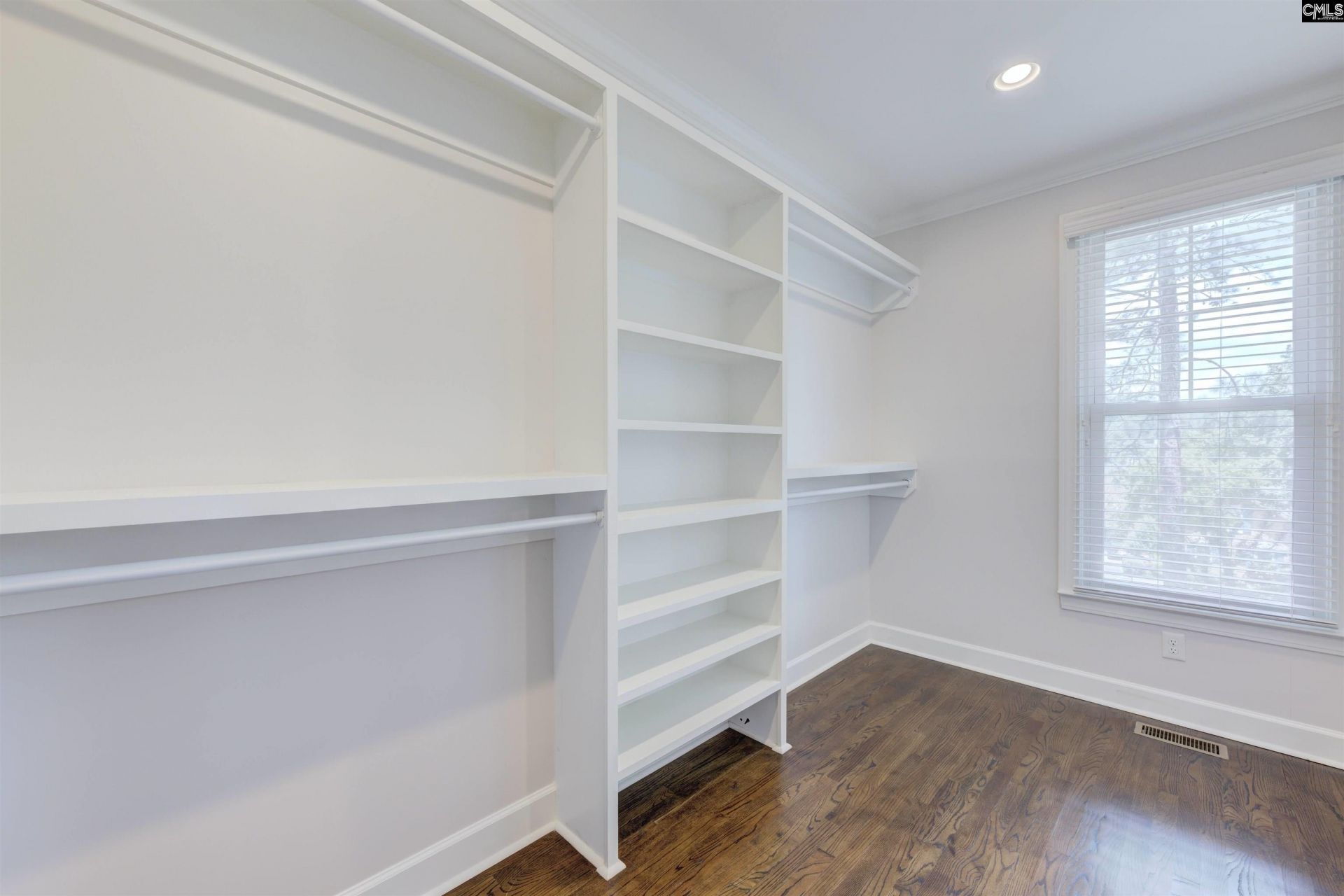 121 Cowdray Park  Photo 30