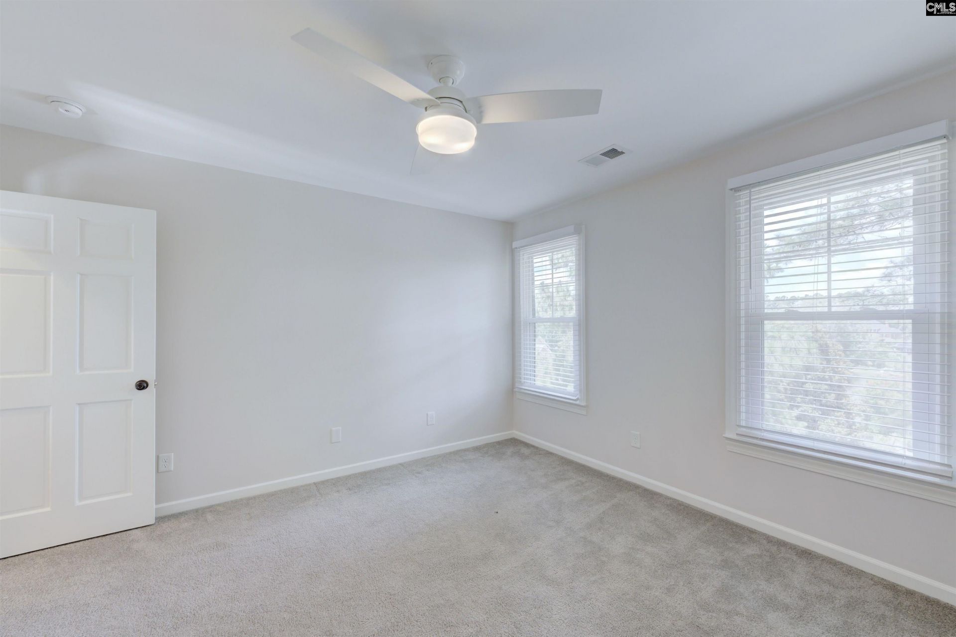 121 Cowdray Park  Photo 33