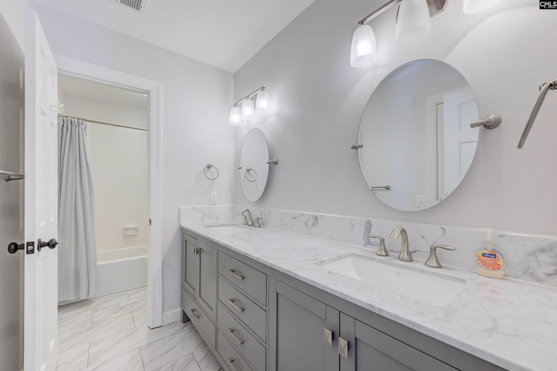 121 Cowdray Park  Photo 34