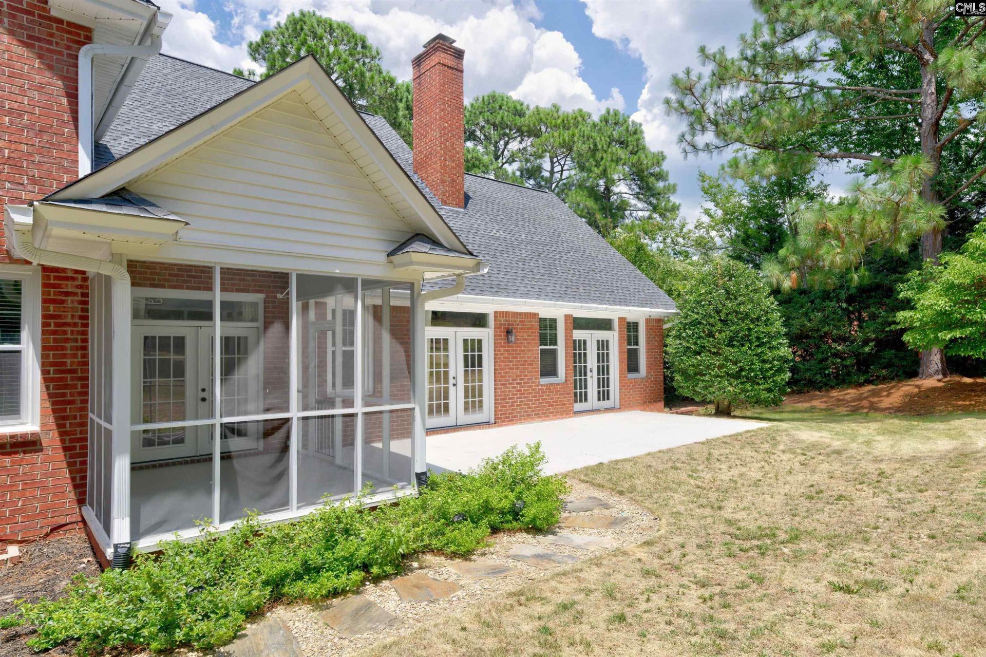 121 Cowdray Park  Photo 44