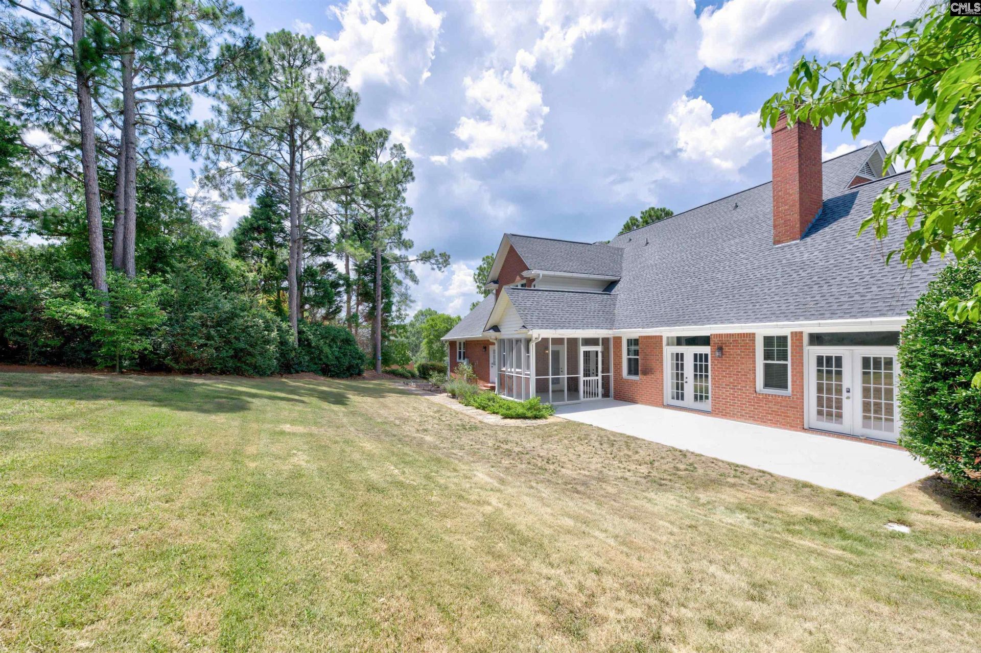 121 Cowdray Park  Photo 47