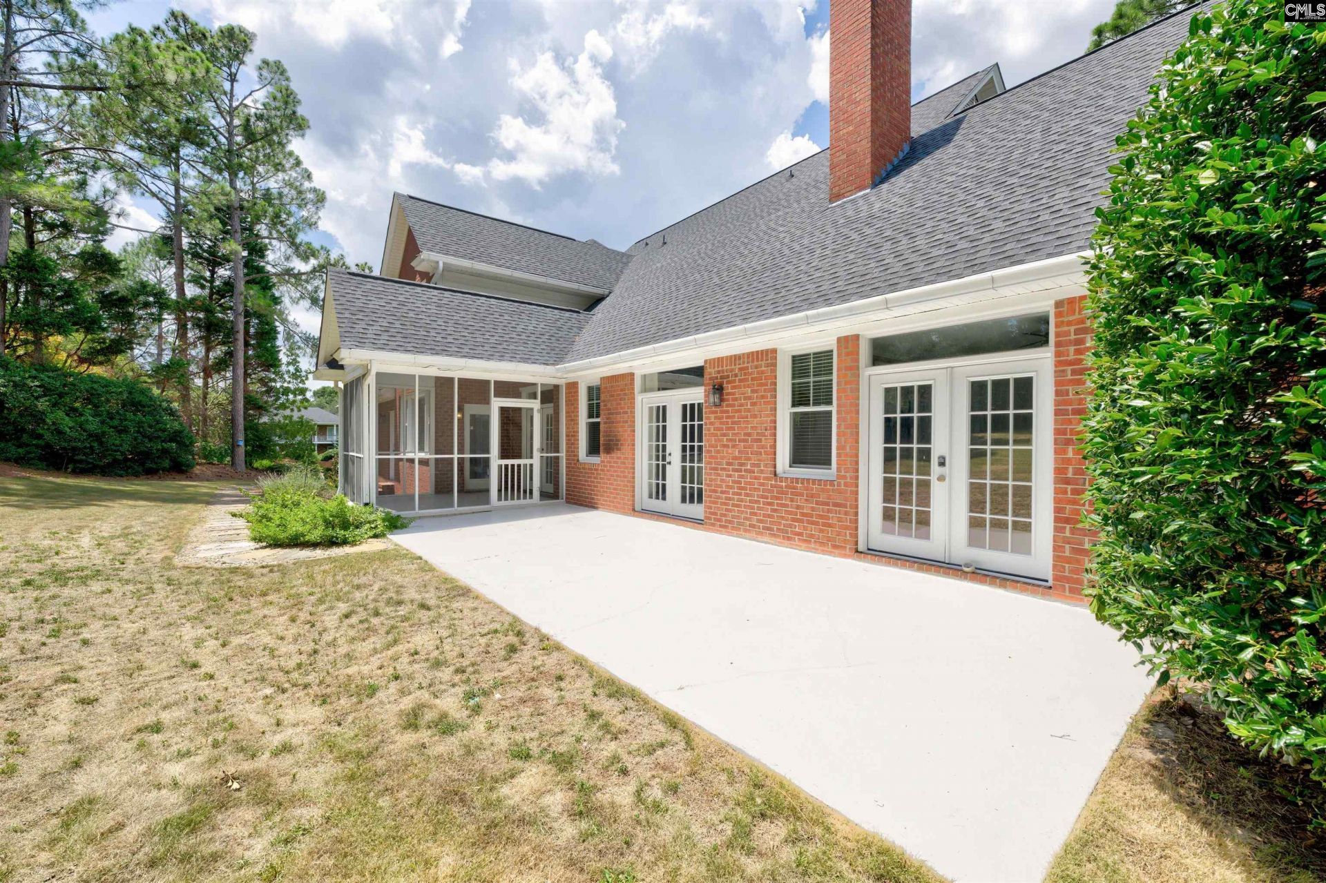 121 Cowdray Park  Photo 48