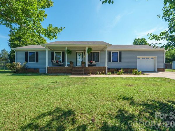 2384 Country Hollow Road , Conover, NC 28613