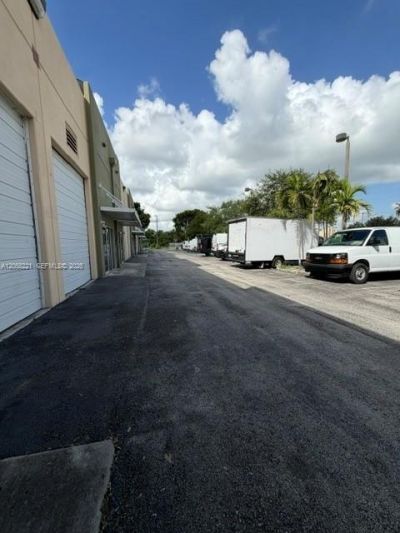 10601 NW 122nd St , Unit 20, Medley, FL 33178 Photo