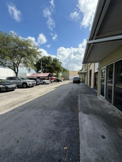 10601 NW 122nd St , Unit 20, Medley, FL 33178 Photo