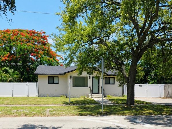 601 NE 1st St , Pompano Beach, FL 33060