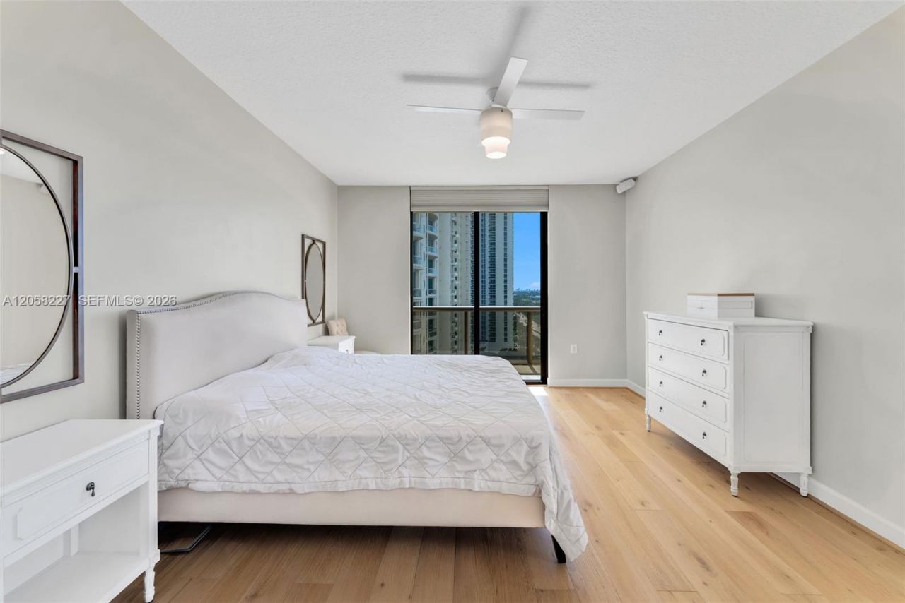 16275 Collins Ave , Unit 1604, Sunny Isles Beach, FL 33160 Photo