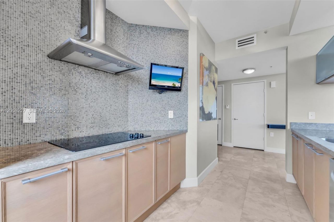 16275 Collins Ave , Unit 1604, Sunny Isles Beach, FL 33160 Photo