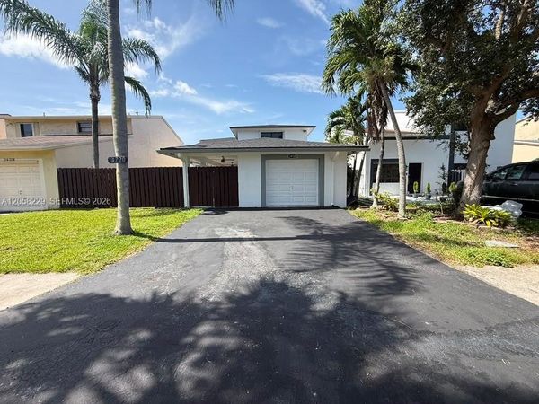 14720 SW 106th Ter , Miami, FL 33196