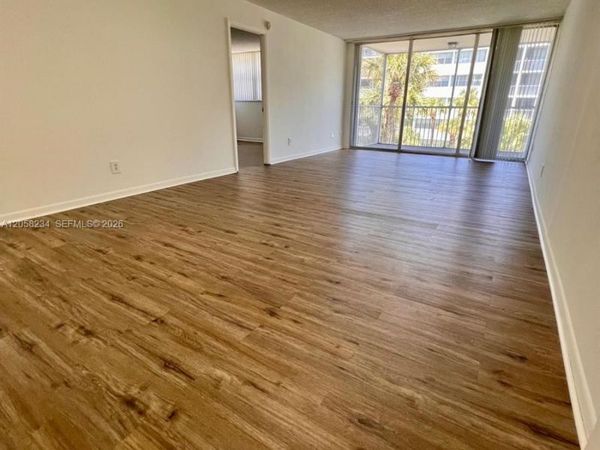 700 NW 214th St, Unit 411, Miami Gardens, FL 33169