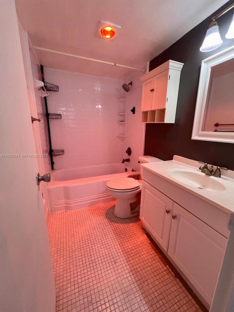 700 NW 214th St, Unit 411, Miami Gardens, FL 33169 Photo