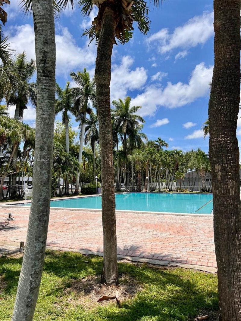 700 NW 214th St, Unit 411, Miami Gardens, FL 33169 Photo