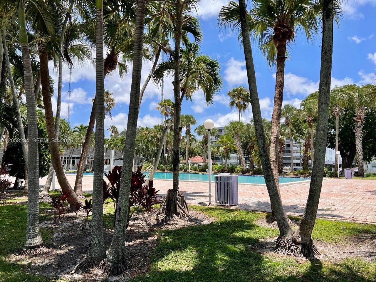 700 NW 214th St, Unit 411, Miami Gardens, FL 33169 Photo