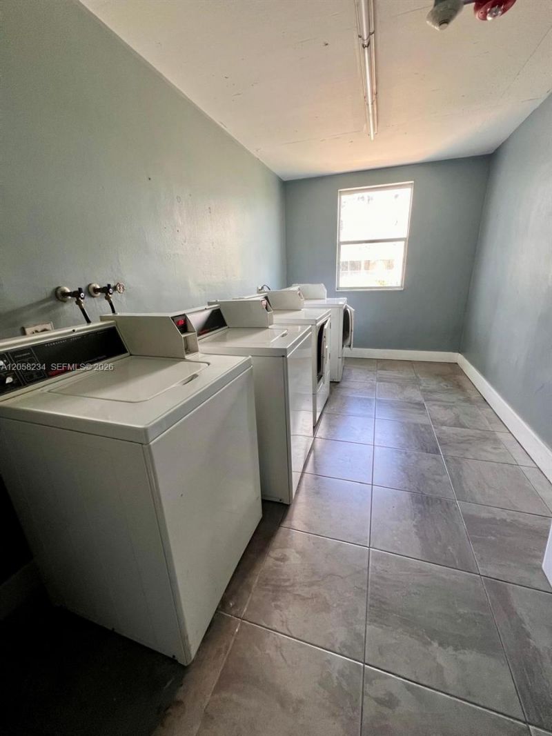 700 NW 214th St, Unit 411, Miami Gardens, FL 33169 Photo