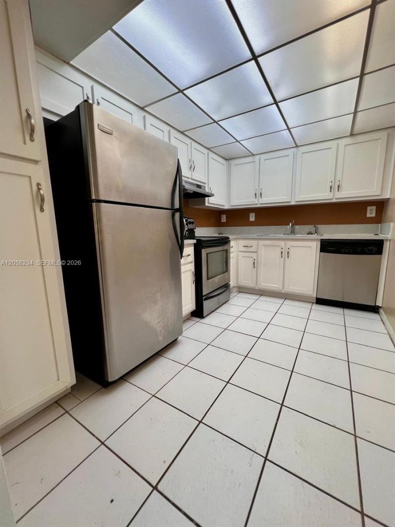 700 NW 214th St, Unit 411, Miami Gardens, FL 33169 Photo