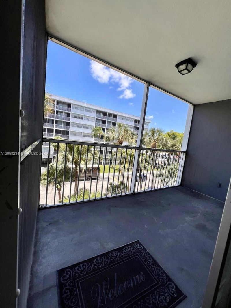 700 NW 214th St , Unit 411, Miami Gardens, FL 33169 Photo