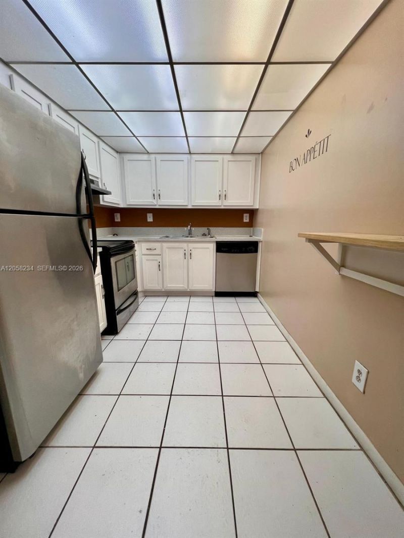 700 NW 214th St, Unit 411, Miami Gardens, FL 33169 Photo