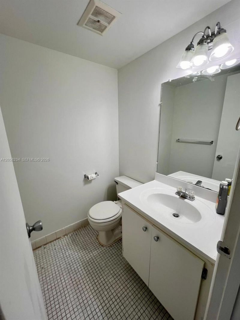 700 NW 214th St, Unit 411, Miami Gardens, FL 33169 Photo