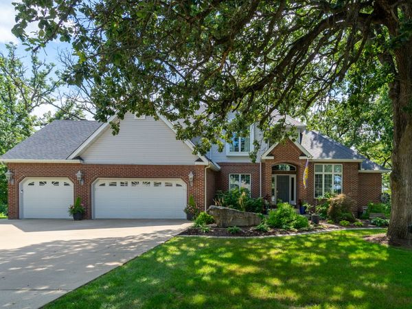 40 Royal Wood Drive , Lasalle, IL 61301