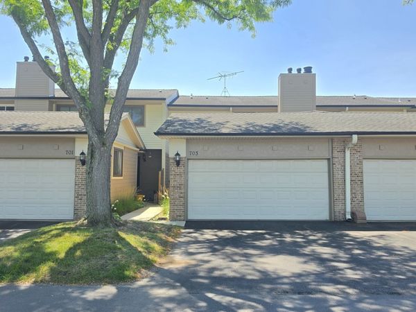 703 MALLARD Lane , Deerfield, IL 60015
