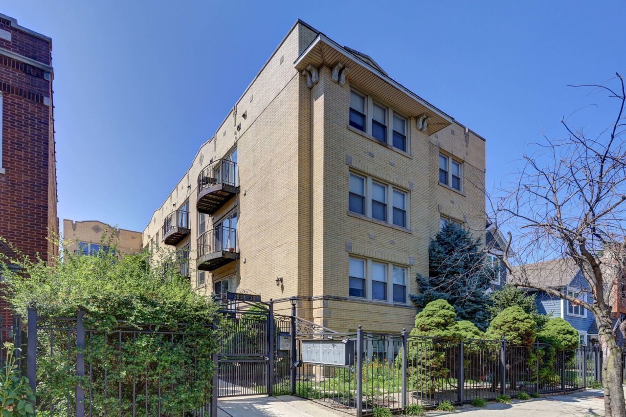 2836 N Dawson Avenue , Chicago, IL 60618