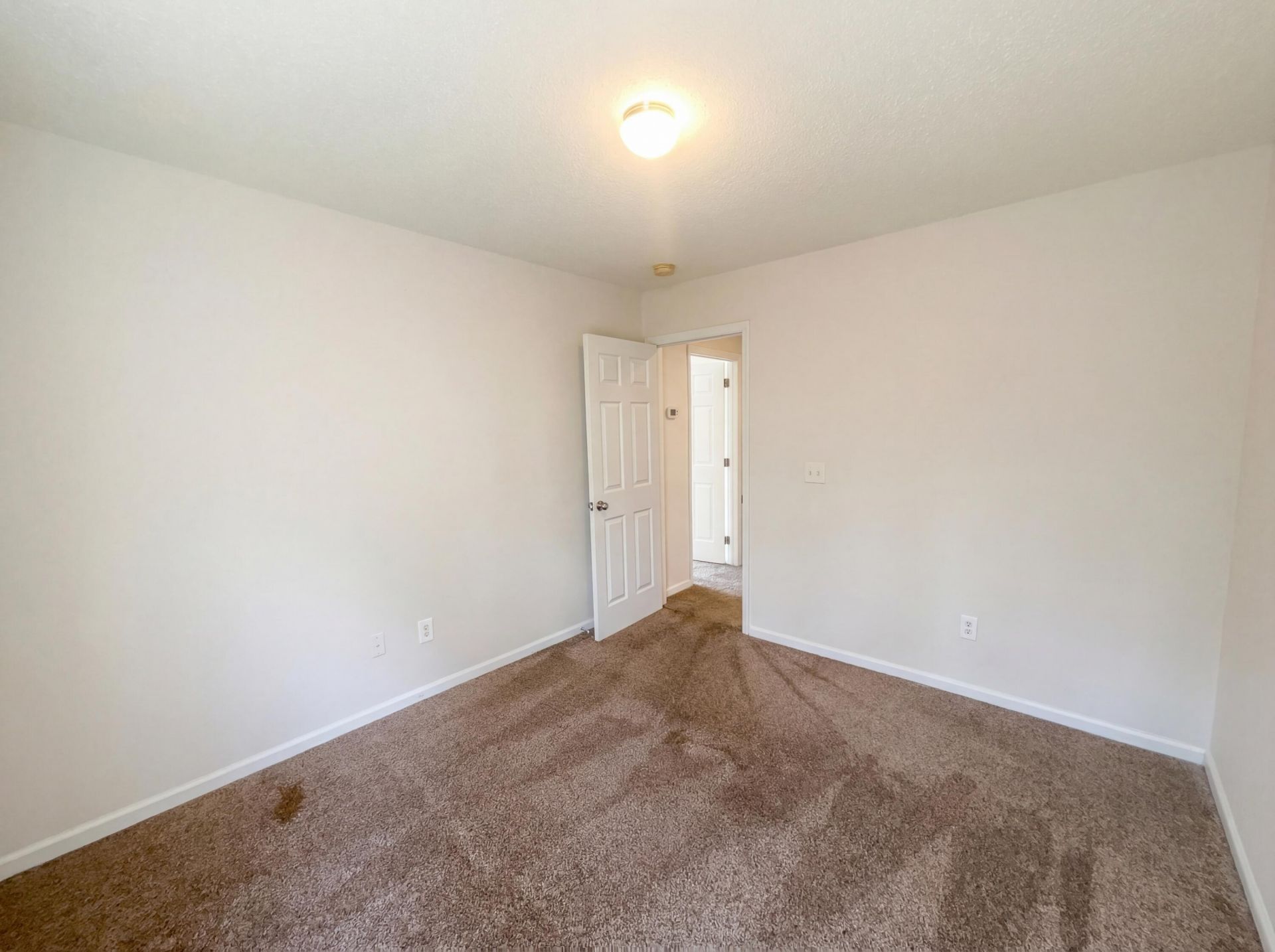 318 Aberdeen Circle Photo 10