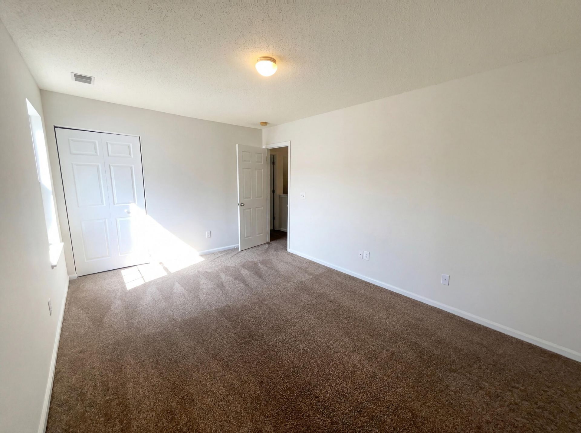 318 Aberdeen Circle Photo 12