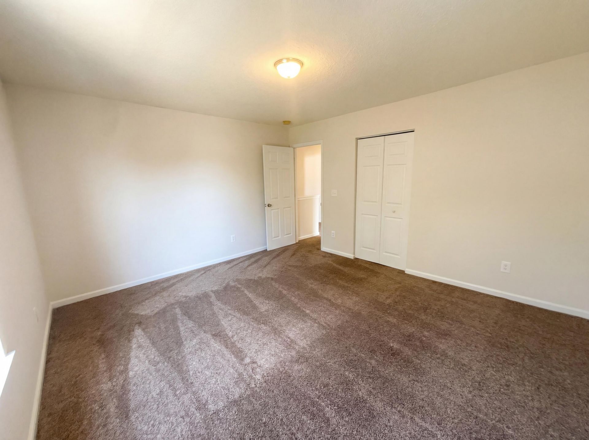 318 Aberdeen Circle Photo 13