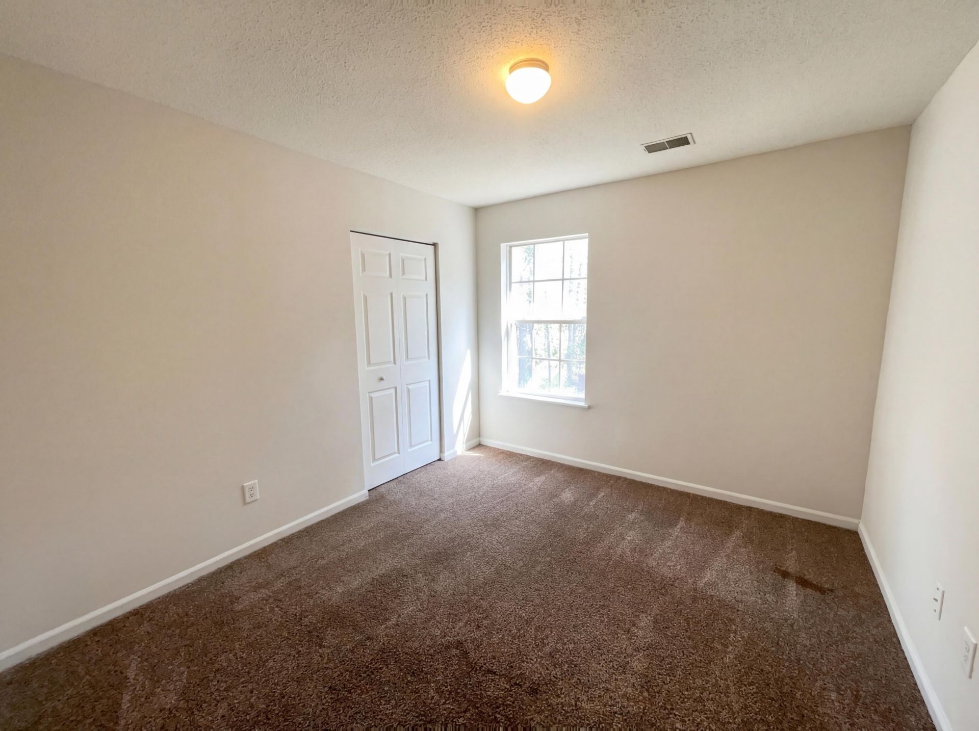 318 Aberdeen Circle Photo 9