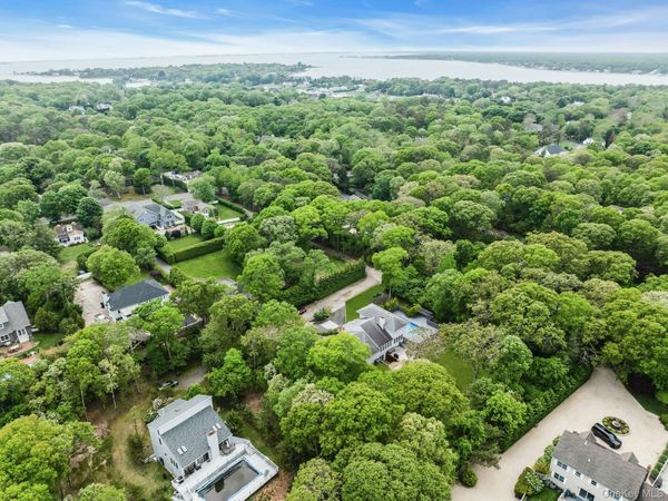 39b Bay Avenue W, Hampton Bays, NY 11946
