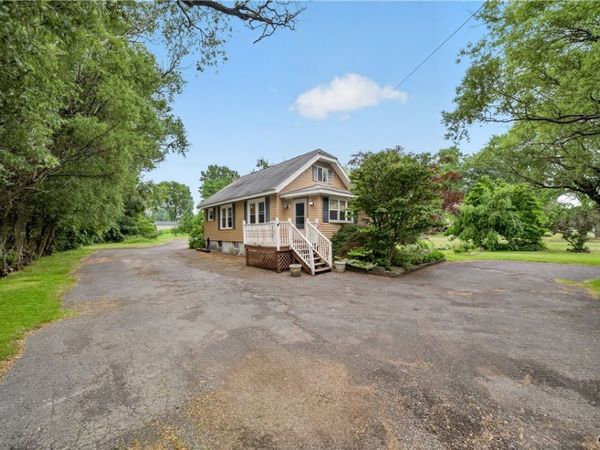 5506 Bear Road , North Syracuse, NY 13212