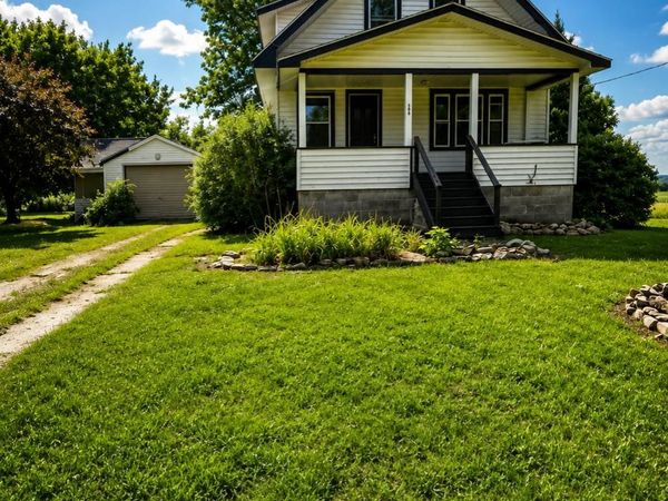208 Linn St , Linn Grove, IA 51033
