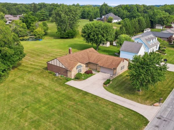 15811 Sunset Boulevard, Wapakoneta, OH 45895