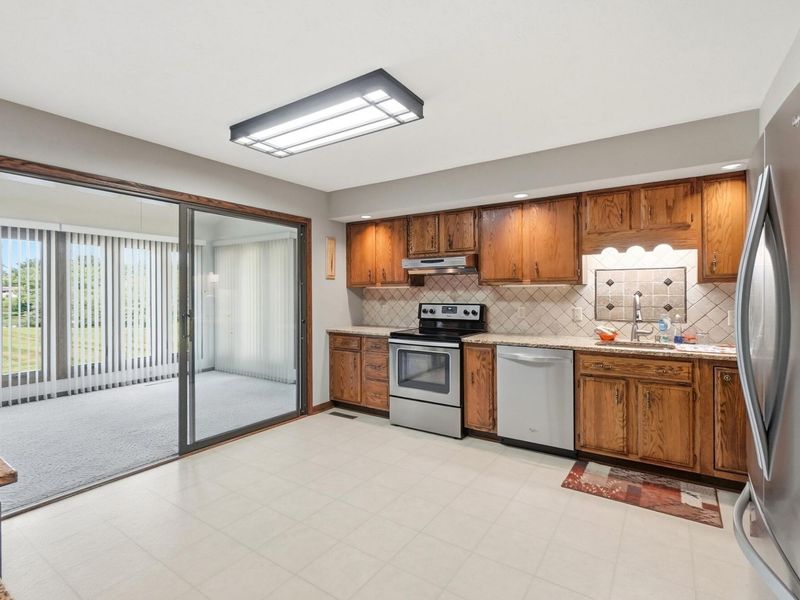 15811 Sunset Boulevard, Wapakoneta, OH 45895 Photo 14