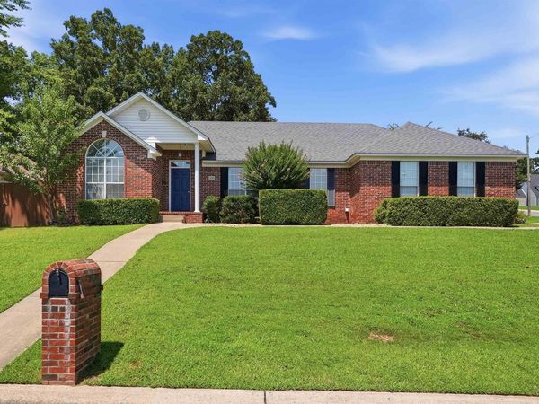 2015 Cherrybend Drive , Little Rock, AR 72211