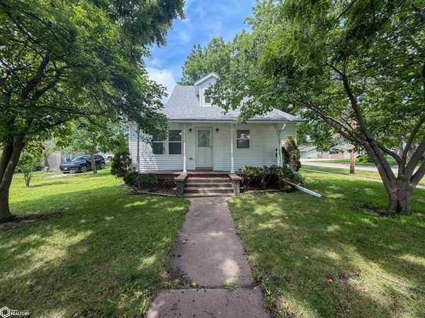 1121 3rd Avenue E, Albia, IA 52531