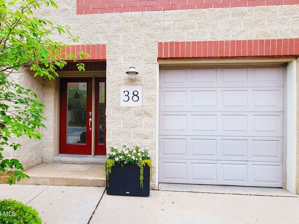 145 S Saint Clair Street , Toledo, OH 43604