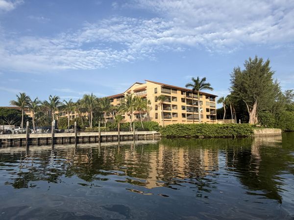 1036 US-1, Unit 221, North Palm Beach, FL 33408