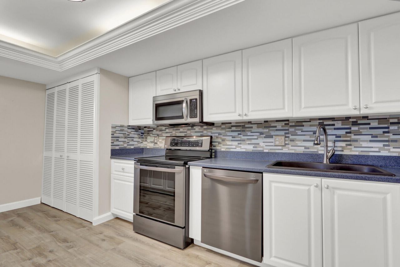 1036 Us-1, Unit 221, North Palm Beach, FL 33408 Photo