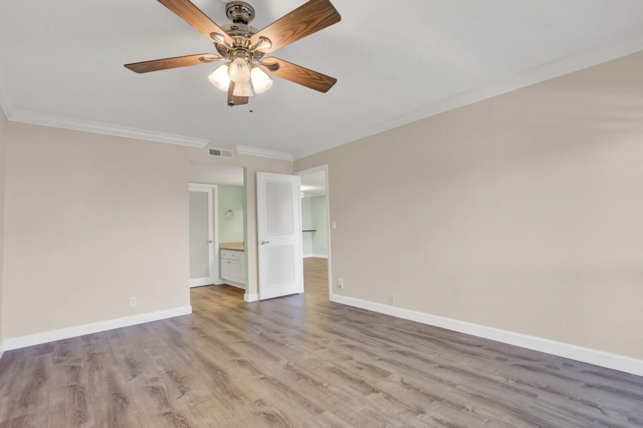 1036 Us-1, Unit 221, North Palm Beach, FL 33408 Photo
