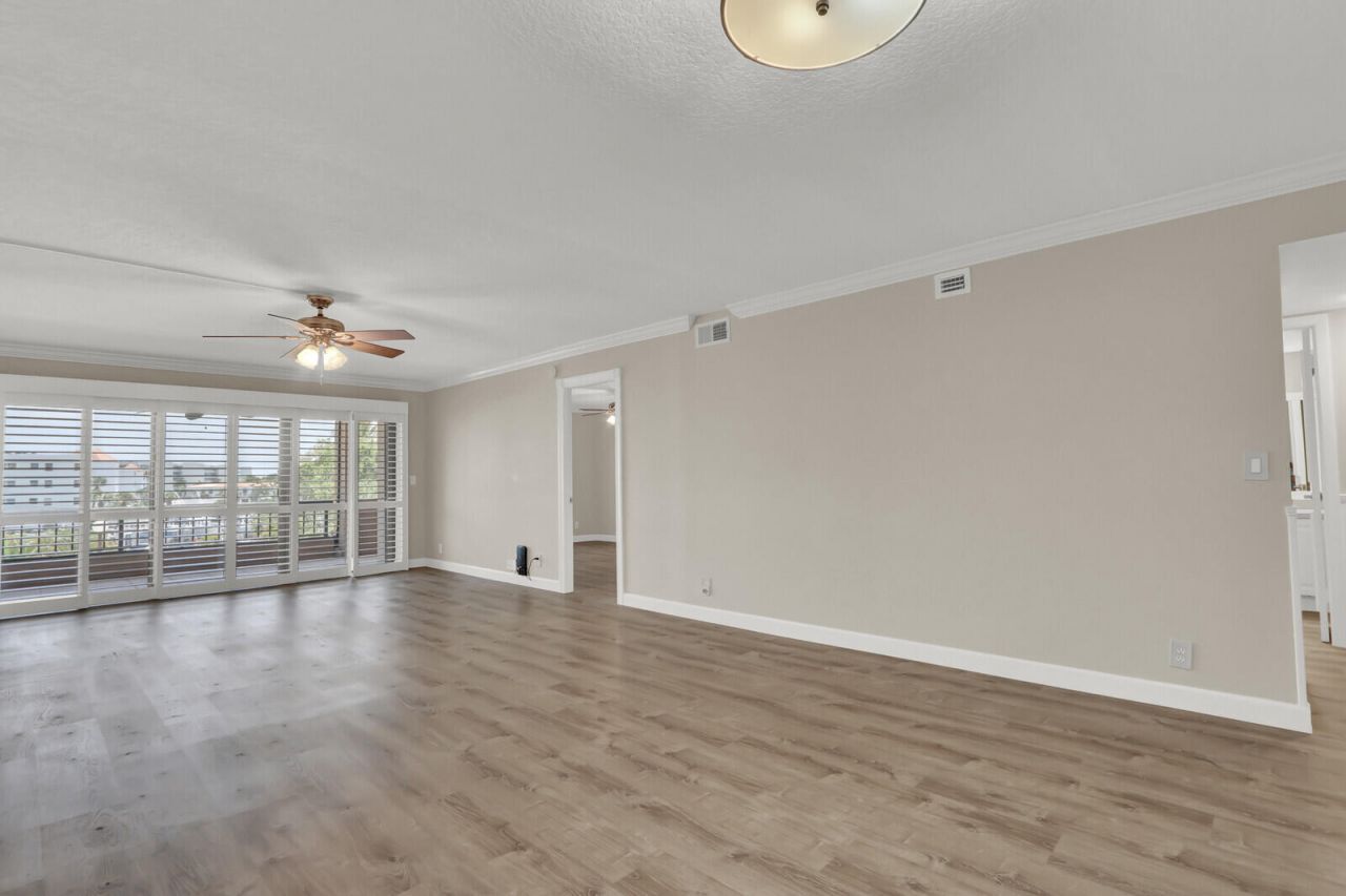 1036 Us-1, Unit 221, North Palm Beach, FL 33408 Photo
