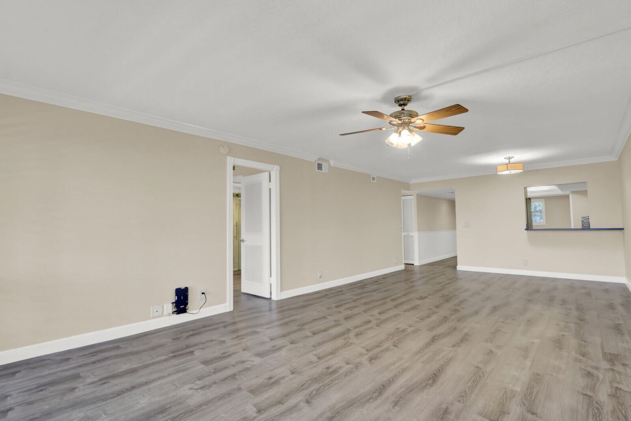1036 Us-1, Unit 221, North Palm Beach, FL 33408 Photo