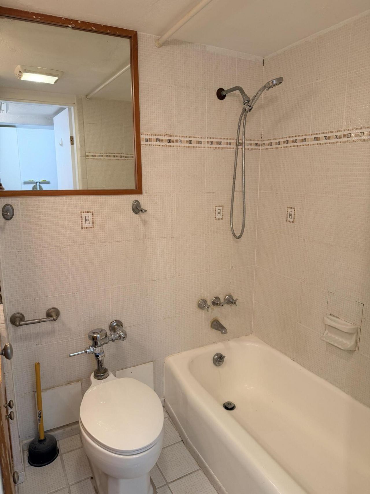 4040 Galt Ocean Drive, Unit 317, Fort Lauderdale, FL 33308 Photo