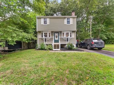 93 Annawon Dr, Halifax, MA 02338