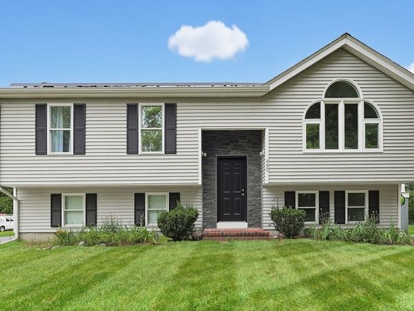 460 Richardson Ave, Attleboro, MA 02703