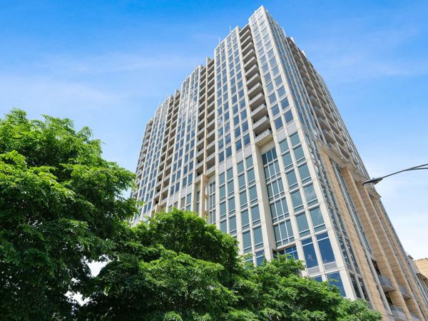 700 N Larrabee Street , Unit 801, Chicago, IL 60654