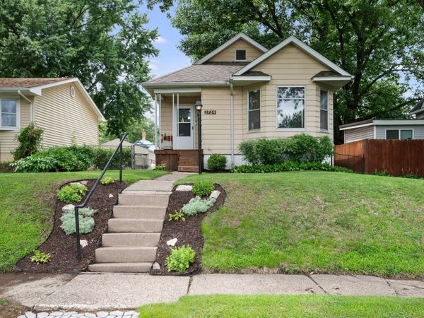 2724 Jefferson Avenue , Davenport, IA 52803
