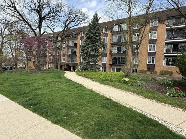 441 N Park Boulevard, Unit 5F, Glen Ellyn, IL 60137