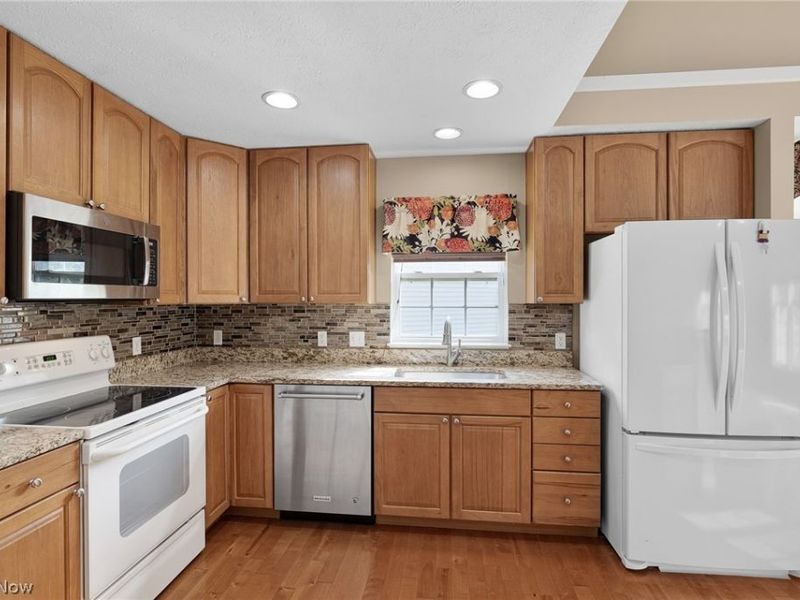 190 Cobblestone Court, Berea, OH 44017 Photo 10