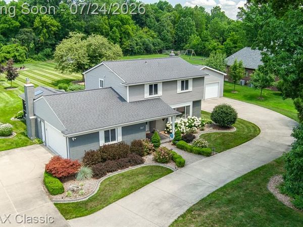 445 Ottawa Drive, Troy, MI 48085